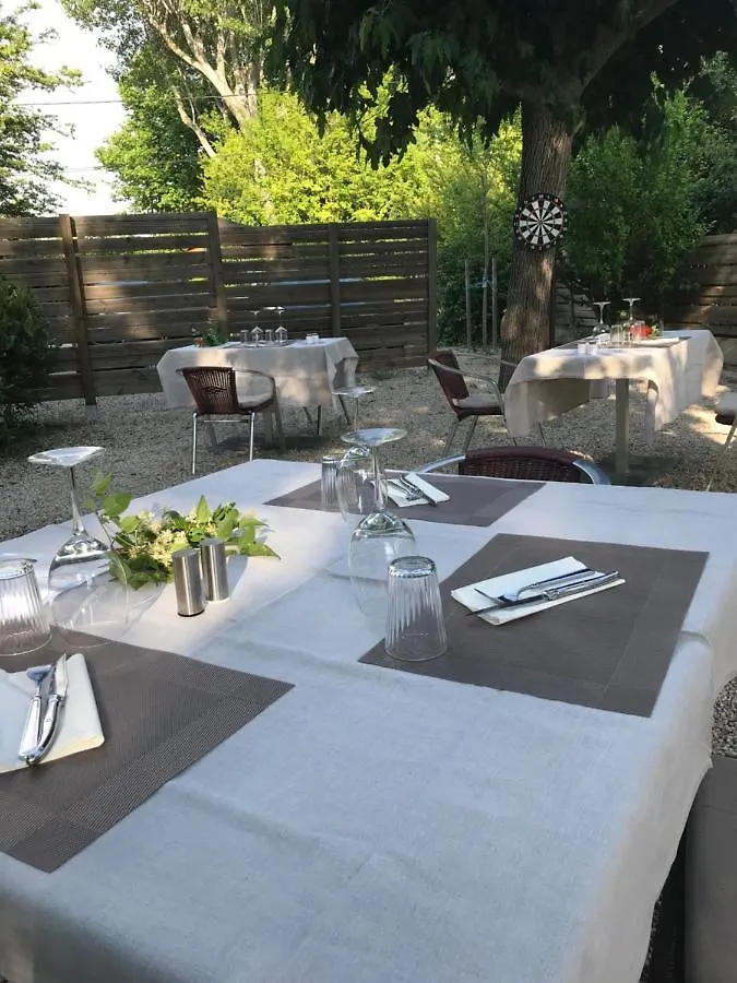 L'Atelier Des Coudelieres Bed & Breakfast Le Thor