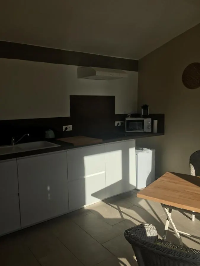 Bed and Breakfast L'atelier des Coudelières Le Thor 0*,  Francia